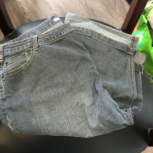 Swank Jean Capri, Back Pockets have Rhinestones, Size 18W and Stretchy